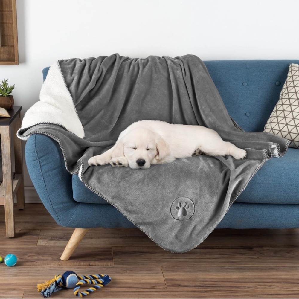 NWOT Petmaker Waterproof Reversible Sherpa Fleece Pet Blanket